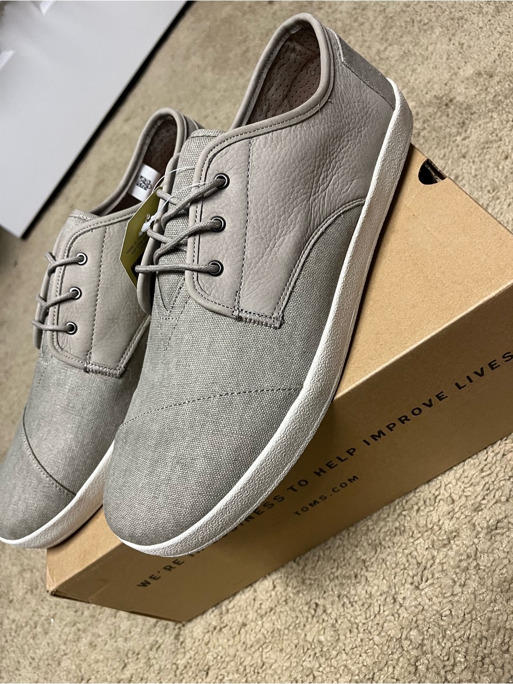 TOMS Men’s Lace-Up Slip-On Shoes in Light Gray - Picture 3 of 11